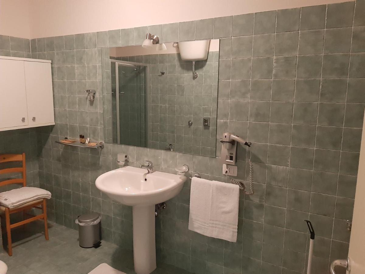 Residence Terme Di San Giacomo Sarnano Eksteriør billede
